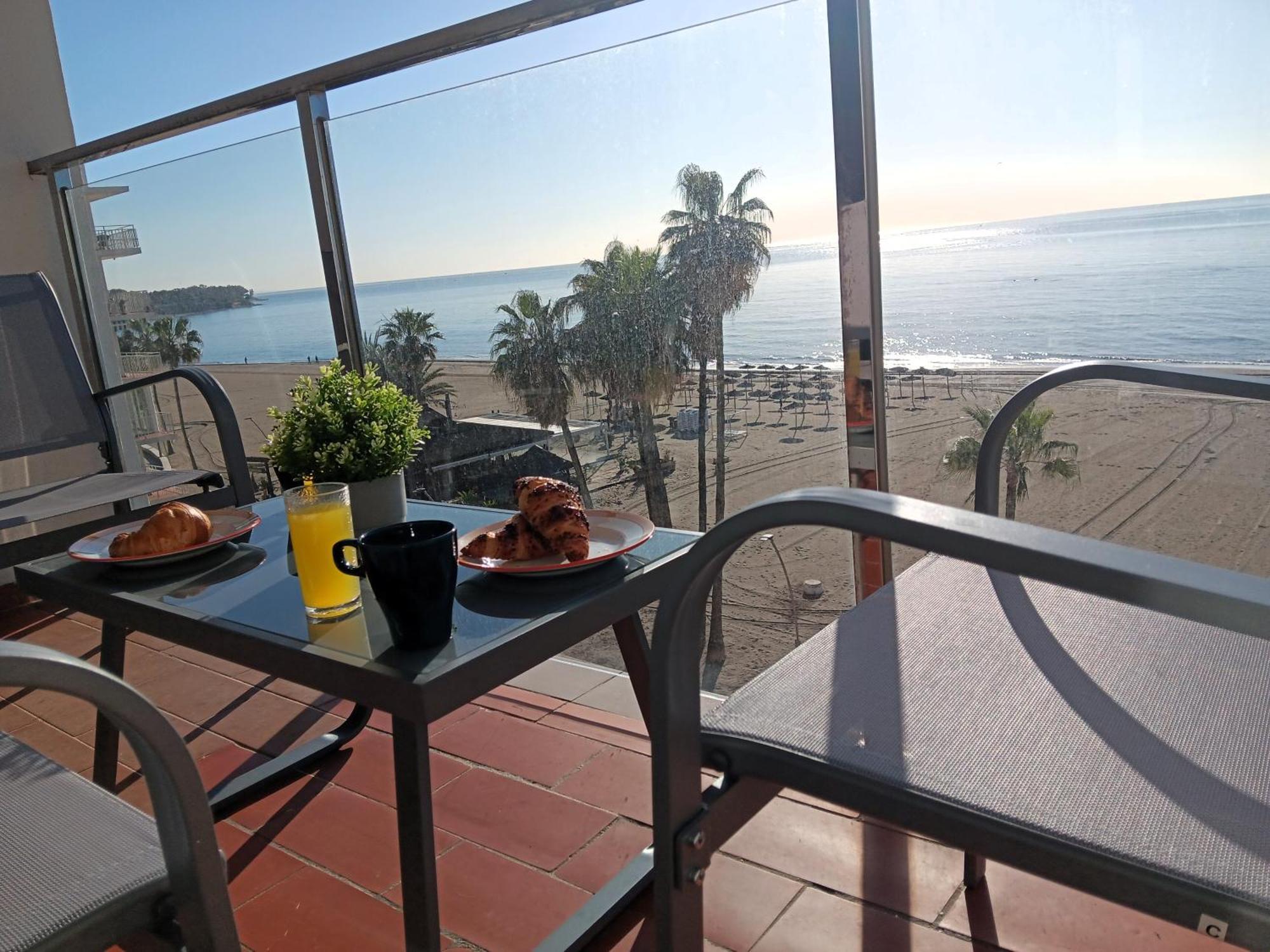 Alojamiento Iberia Playa Estepona Exterior foto